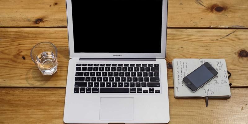 Logo设计中的黄金比例与网格系统：数学之美如何构建视觉和谐与专业感