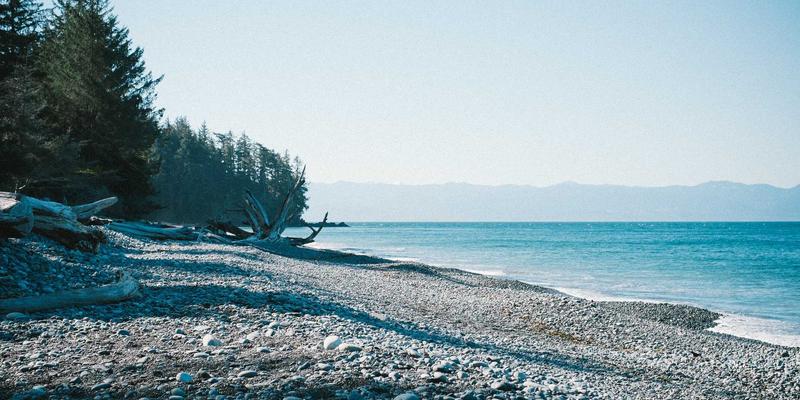 几何图形的力量：探索基础形状在Logo设计中的象征意义与构建法则 | LogoMax品牌设计