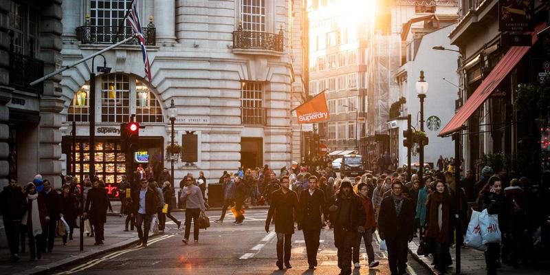 数据驱动的品牌设计：如何利用A/B测试与用户反馈优化Logo方案